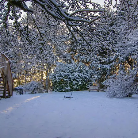 Stylish In With Big Garden Holiday home