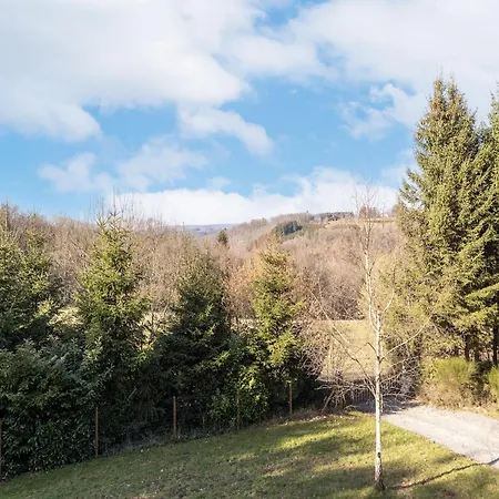 Forestside Escape Near *